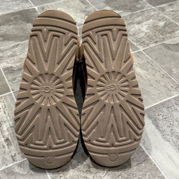 UGG Bailey Bow II Boots Size 7 Brown Chestnut Sheepskin - Picture 10 of 14